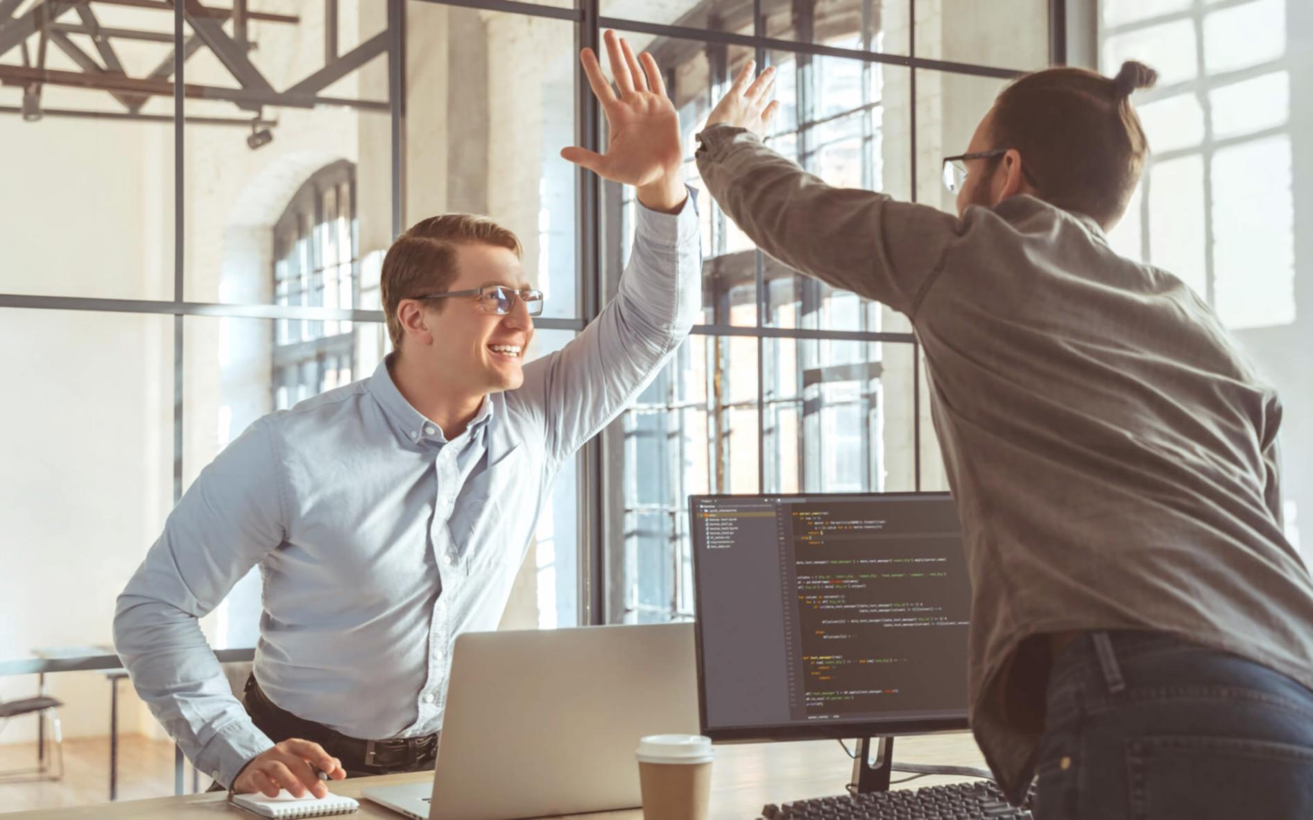 Motion Graphics Seminarumgebung mit professionellen Arbeitsplätzen